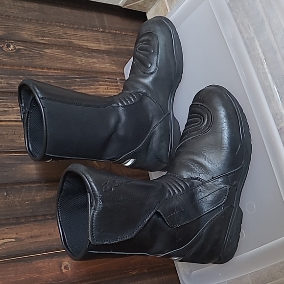 Alpinestars Gore-Tex Motorcycle Boots, Euro 41 / US 7.5 Men's, Black or Women 9 - Picture 3 of 7